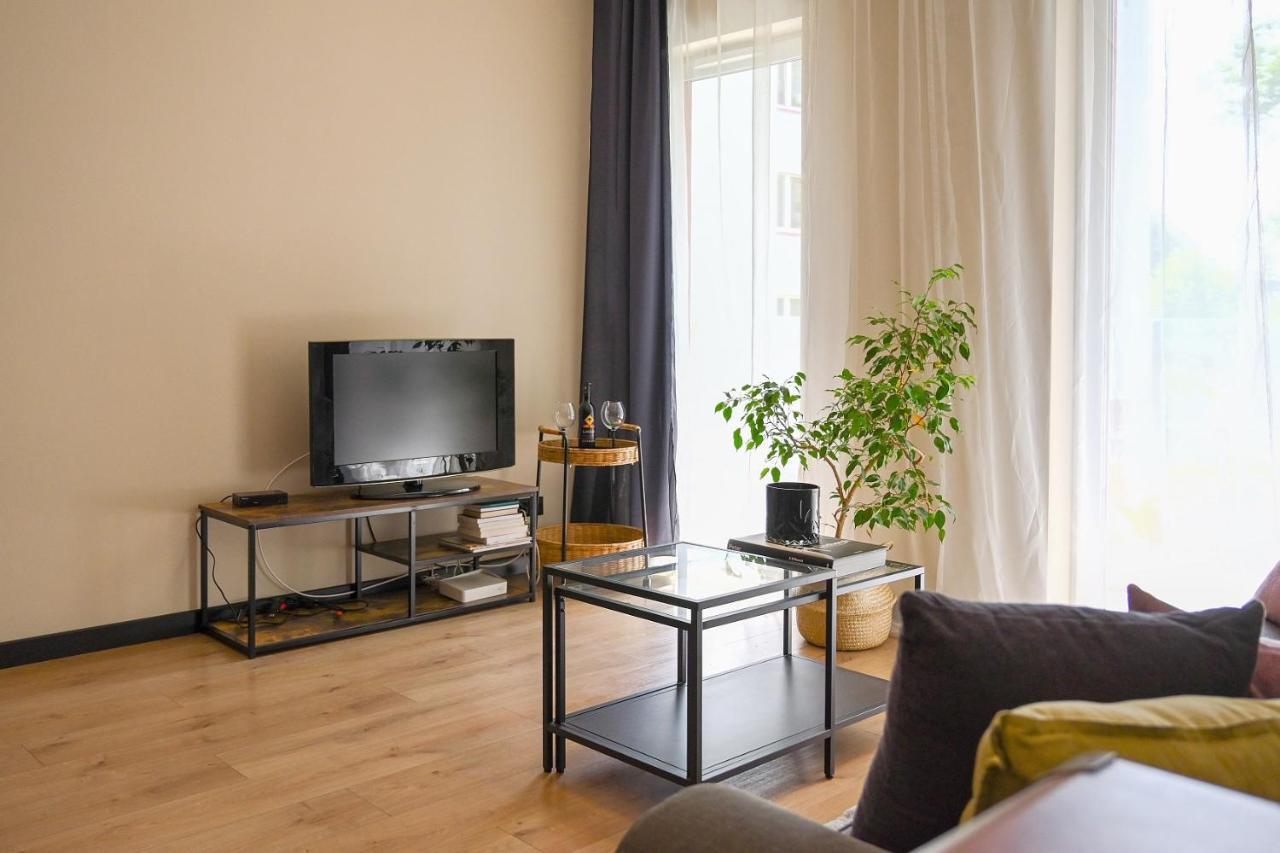 Apartmán Praktyczny Z Cichym Tarasem Katovice